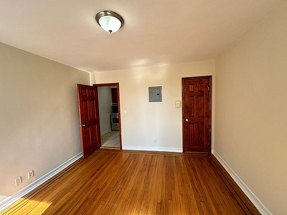 4th image of 591 1st Ave APT 1