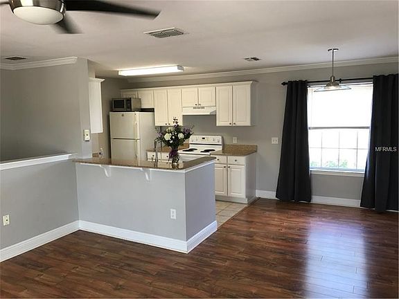 2nd image of 1321 Eastern Pecan Pl Unit 101