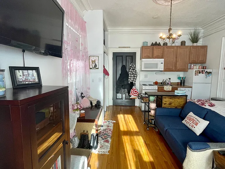 219 Washington St #1 — Photo 4