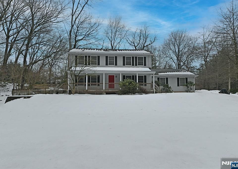 1st image of 468 Old Tappan Rd