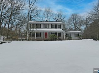 468 Old Tappan Rd, Old Tappan, NJ 07675