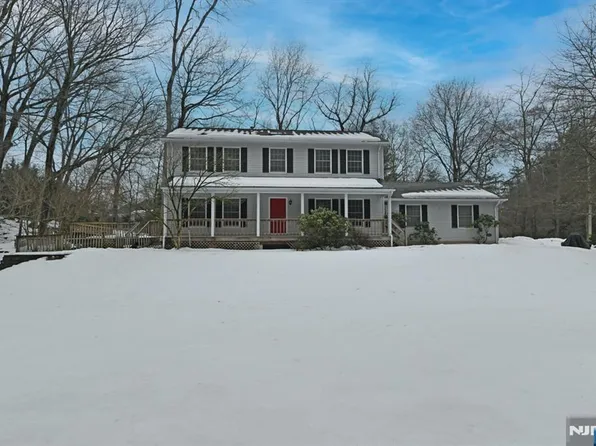 468 Old Tappan Rd, Old Tappan, NJ 07675