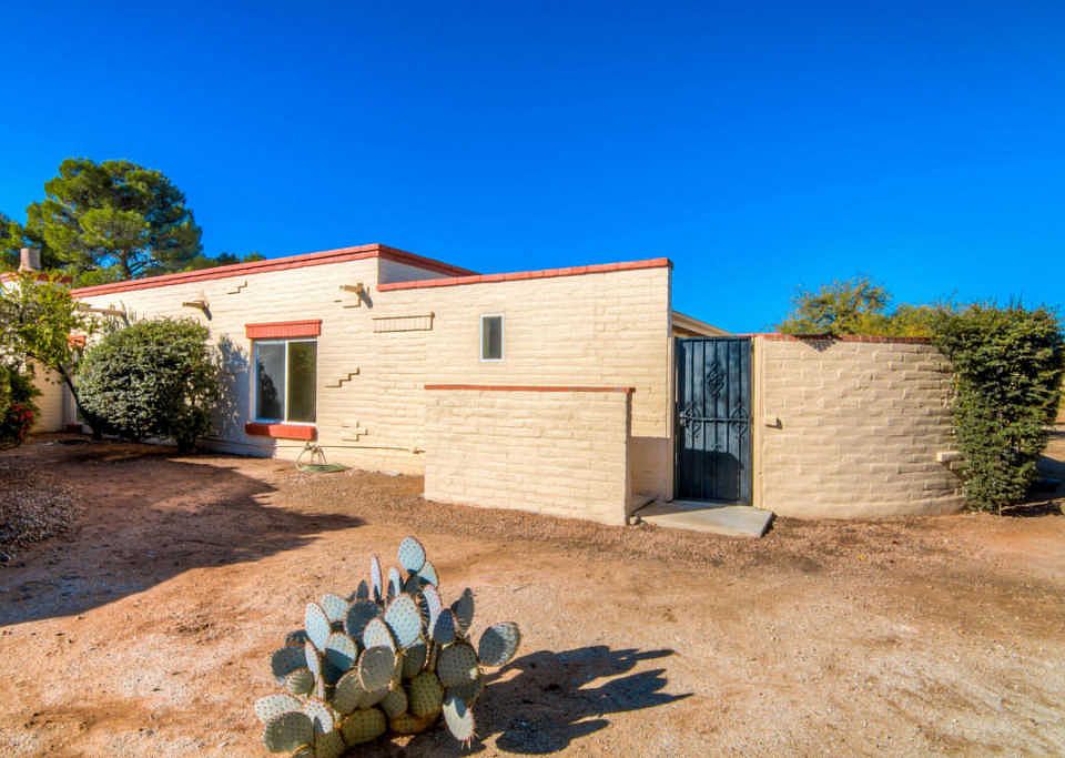 1st image of 2474 N Camino Valle Verde