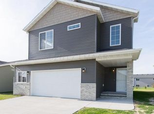 1612 44th Ave S, Moorhead, MN 56560