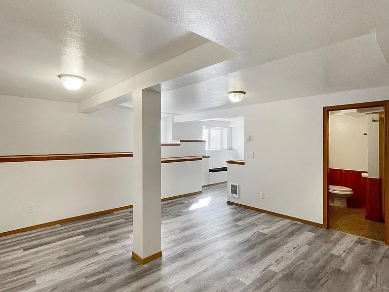Spacious open 1 bedroom floor plan.