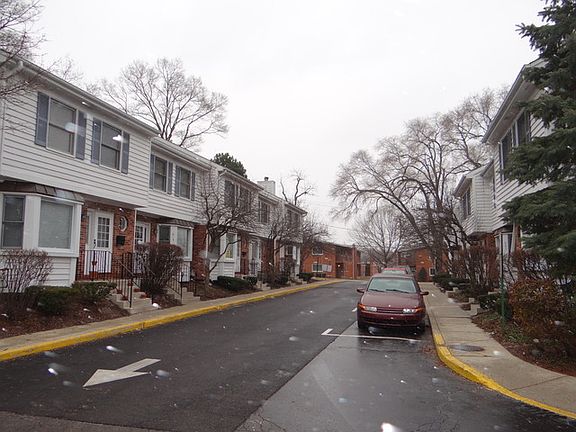 4th image of 909 College Ave #909
