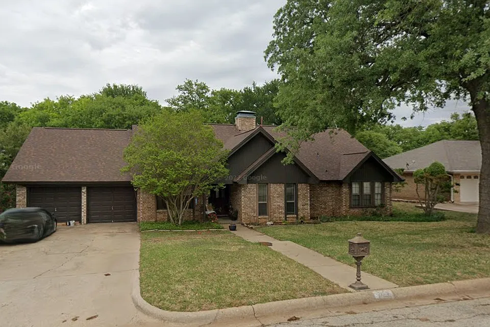 713 E Murco Dr