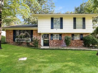819 Sutton Dr, Hixson, TN 37343