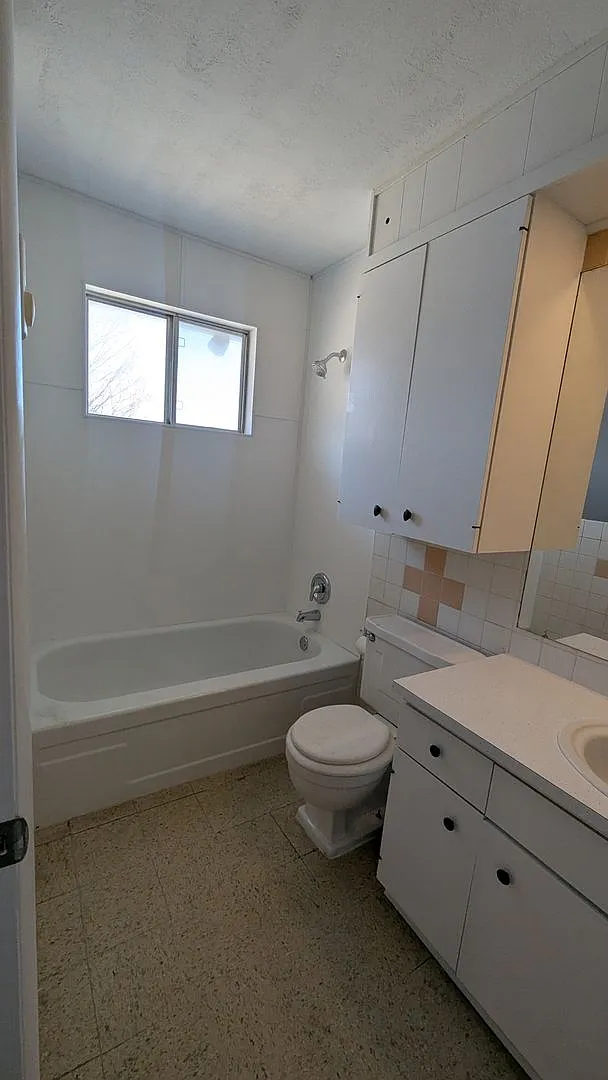 1 Bed 1 Bath | Stockton MO | $725 Month | Close to Lake — Photo 3