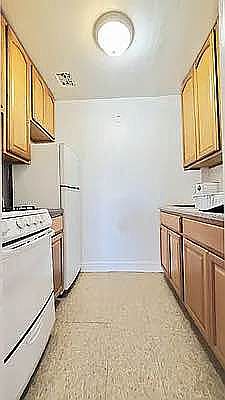 2nd image of 400 E 21st St APT 7E