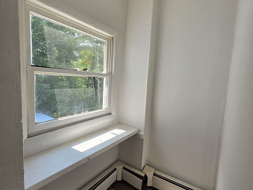 1st image of 3 Olney Rd #4