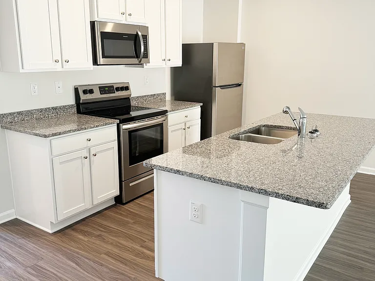 288 Oakwood Dr — Photo 4