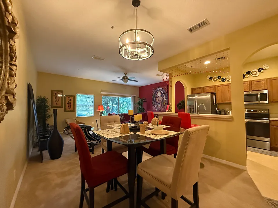 1112 N Fairway Dr