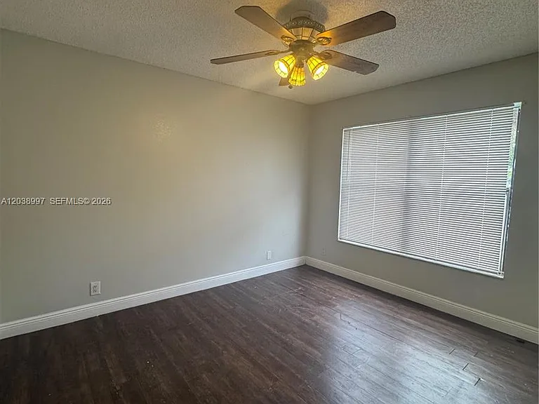 1465 Lake Crystal Dr #A — Photo 8