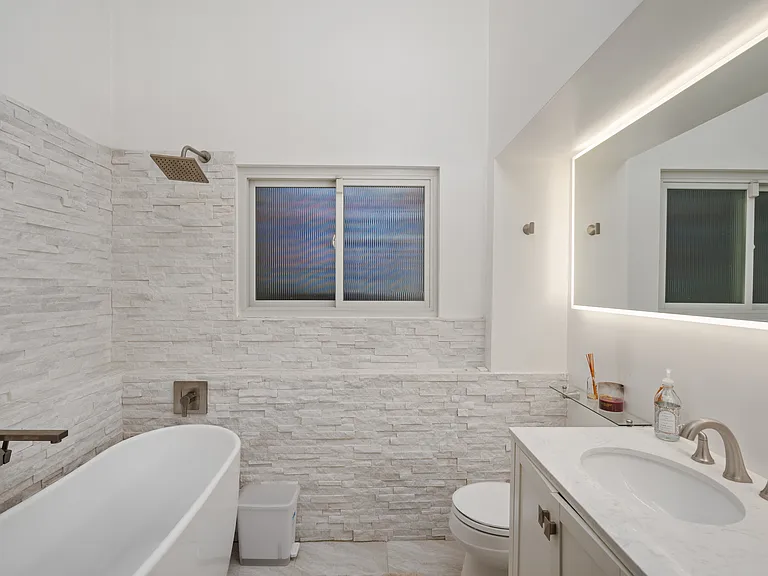 10013 Westwanda Dr — Photo 17