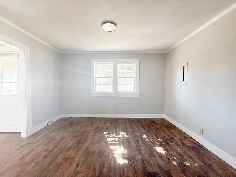 158 King St — Photo 8