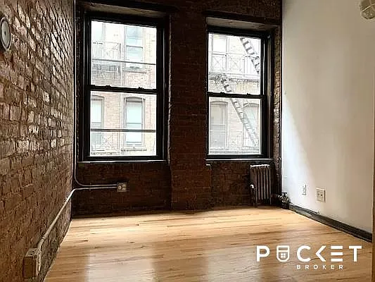 Rented by PocketBroker Inc | media 35