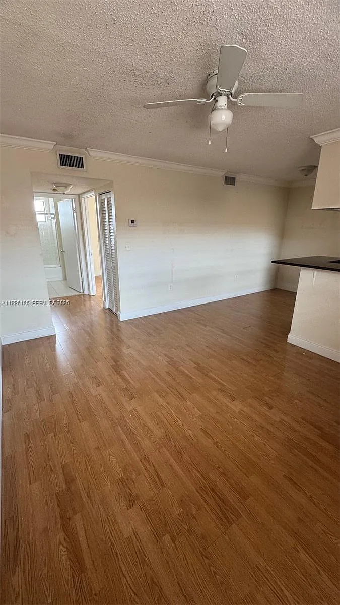 Building Photo - 2441 SW 31st Ave #303