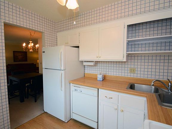 3rd image of 2730 Dale St N #D201