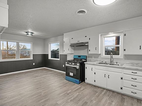 2nd image of 1407 Owens St