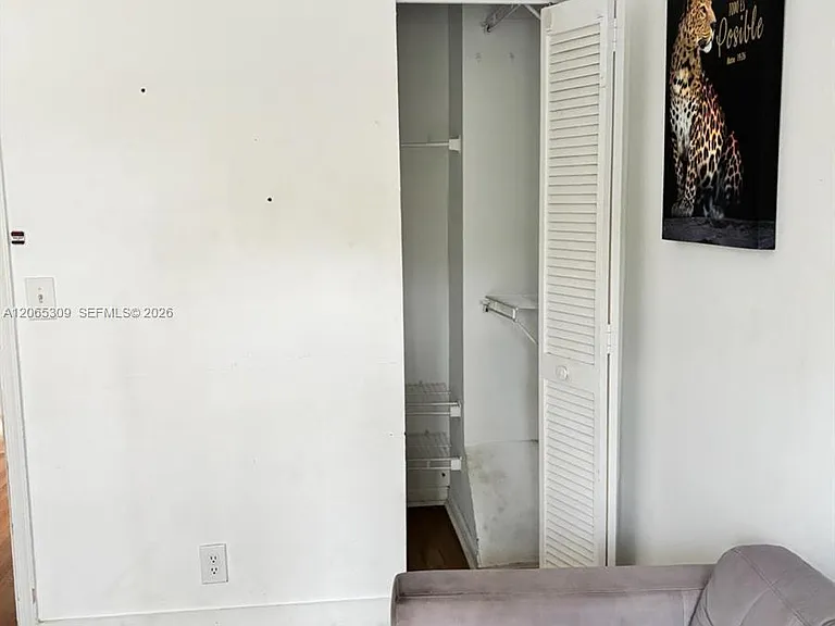 4121 NW 9th Ave #5 — Photo 15