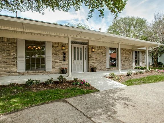 Full length covered porch adds charming character, and stunning departure from the ordinary! Circula