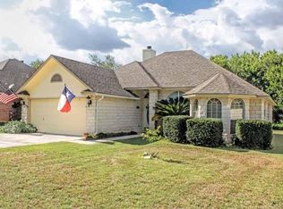 1511 Century Oaks Dr, Lockhart, TX 78644