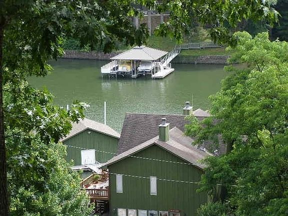 3rd image of 30 Pebble Creek Dr