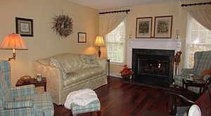 3rd image of 152 Forest Edge Dr