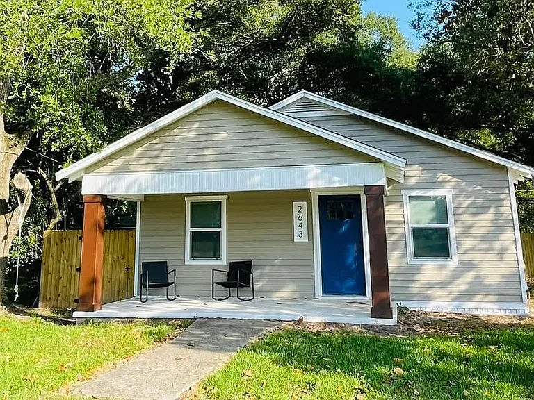 2643 Stillwell Ave — Photo 1