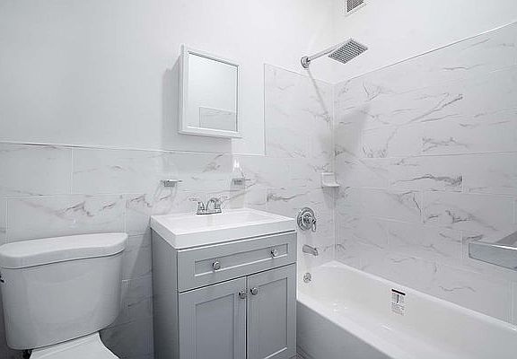 5th image of 214 E 111th St #1D