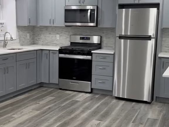 5th image of 395 Walker St #1R