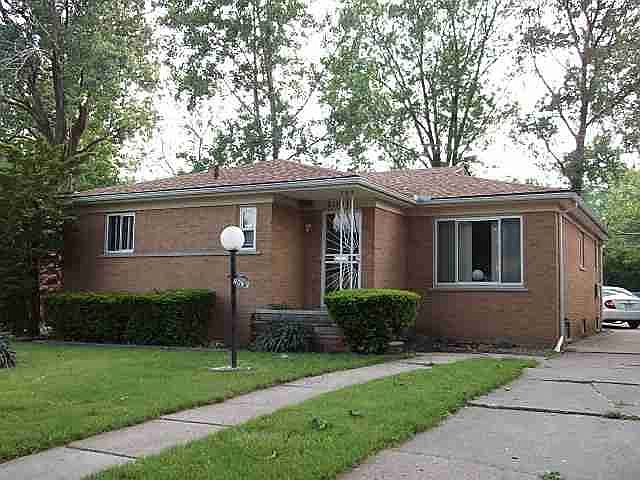 1st image of 21131 Kenosha St