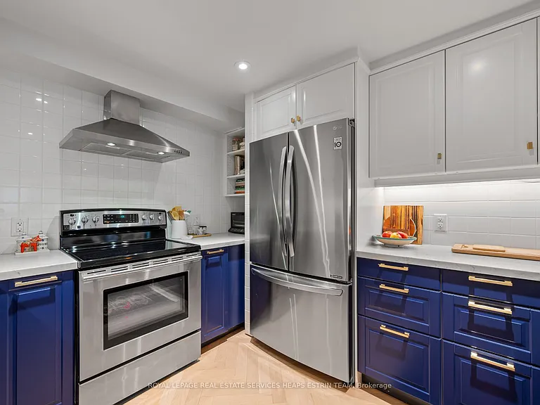 225 Davenport Rd #401 — Photo 14