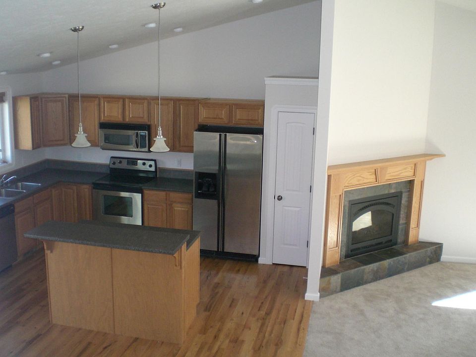 2nd image of 1124 Harmon Way