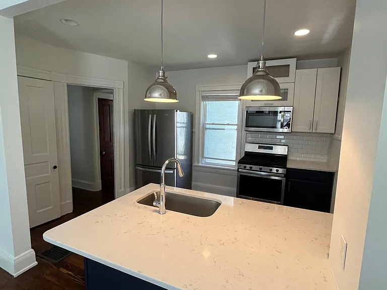 3910 Forest Ave #1 — Photo 2