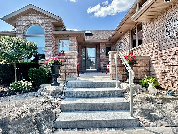 3rd image of 42 Island Bay Dr
