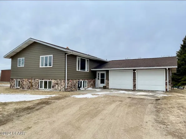 17121 260th St SW, Crookston, MN 56716