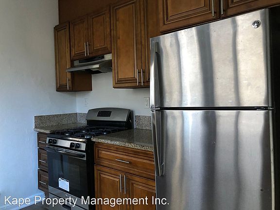 3rd image of 1403 W 35th St #9316628