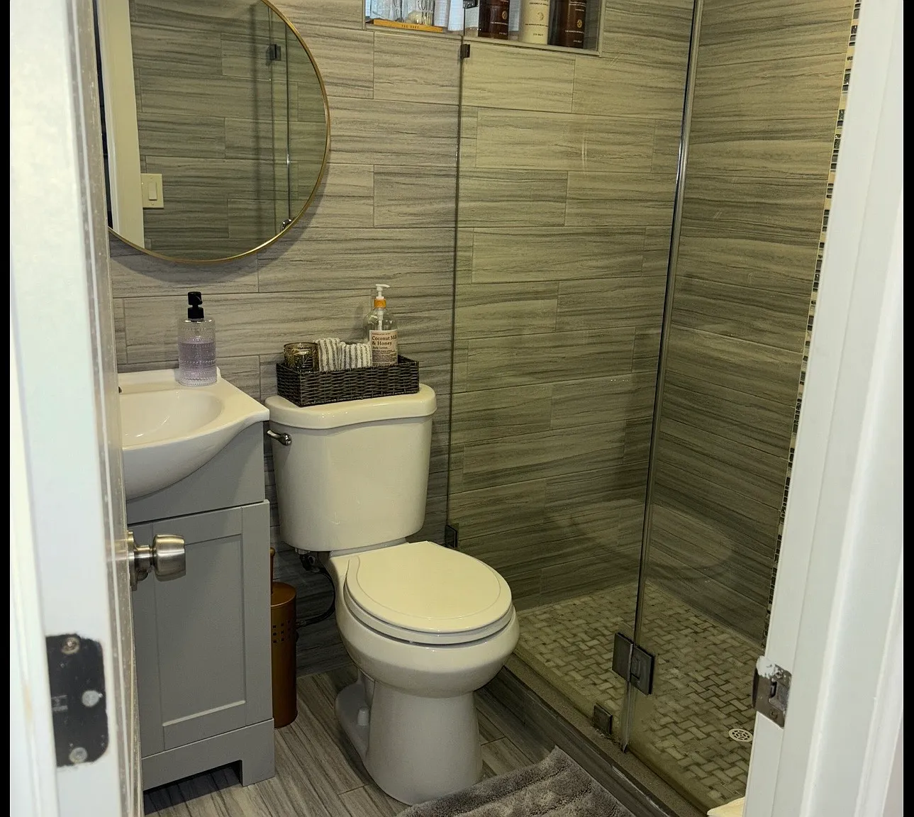 Studio, 750 sqft, $2,225 — Photo 4