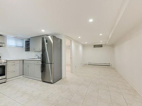 2nd image of 18 Golfdale Rd