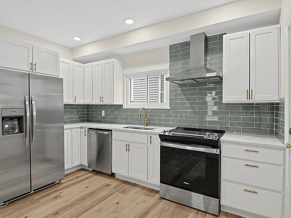 3rd image of 5106 Kenwood Rd