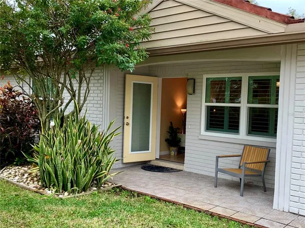 27 Mango St, Clearwater, FL 33767