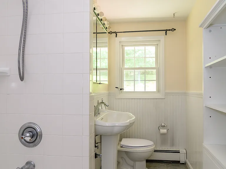 33 Eisenhower Rd — Photo 12