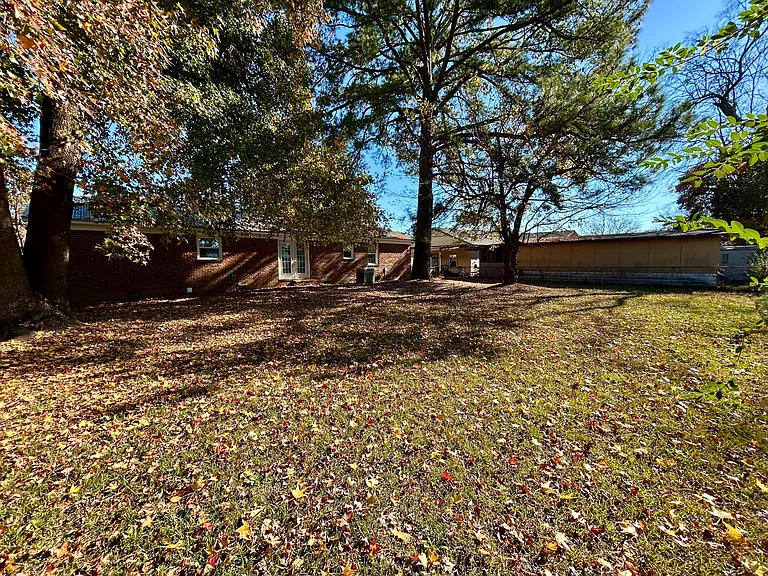 5305 Tabor Ct — Photo 18