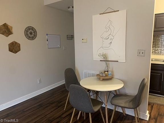 4th image of 801 W McGee St