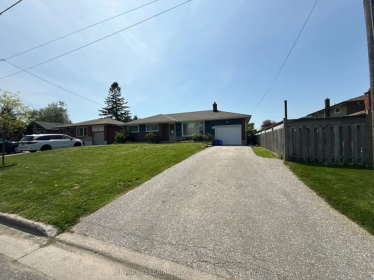 104 Gatineau St #LOWER — Photo 1