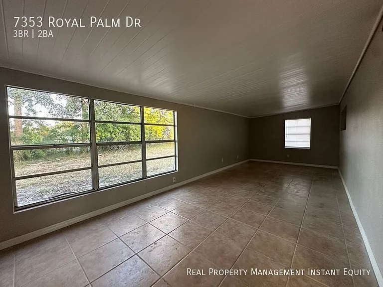 7353 Royal Palm Dr — Photo 10