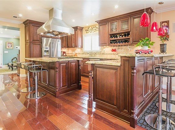 5th image of 854 Prospect Ave