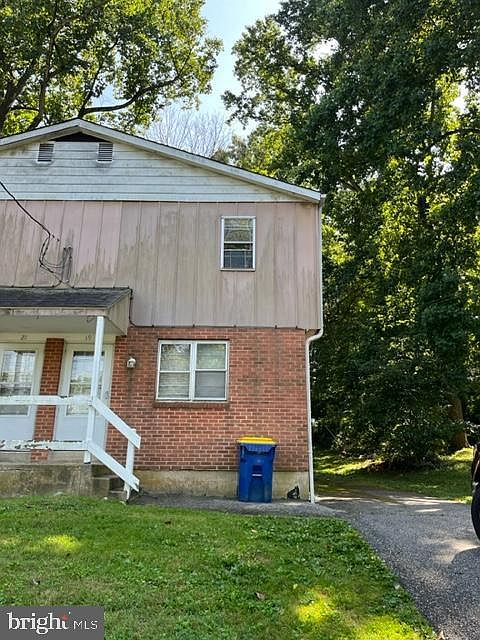 1st image of 19 White Clay Dr